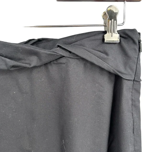 Gucci Black Pencil Skirt Twist Waist Size 38 IT 2/4 US Made in Italy Minimalist